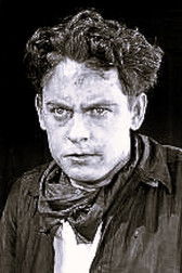 Dick Hatton as Hal Folsom