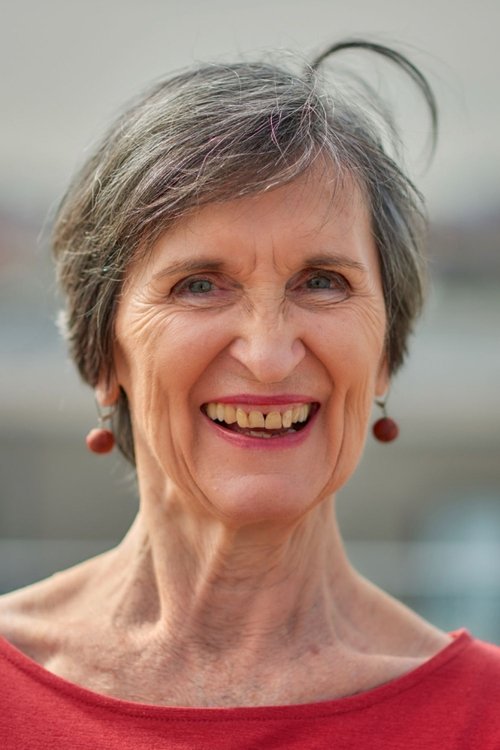 Linde Prelog as Anna Huber