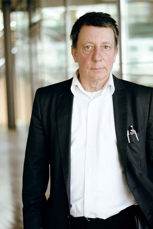 Stefan Scheumann as Dirk