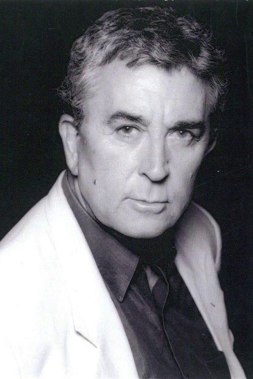 Paco Valladares as Tomás