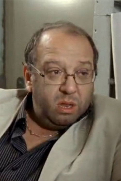 Dmitriy Groisman as Lina's producer