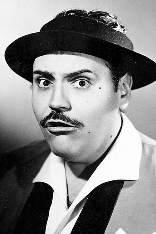 Gaspar Henaine as Capulina