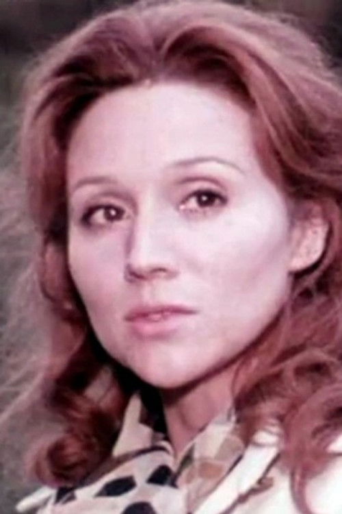 Marianik Revillon as Cécile