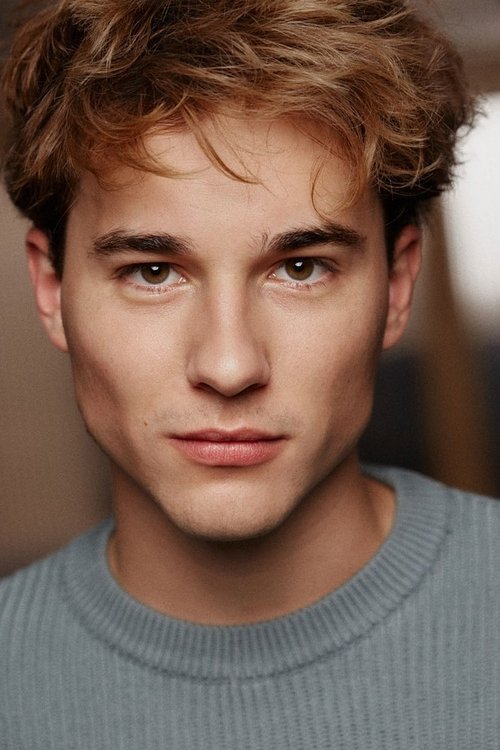 Ivan Lapadula as Gregory