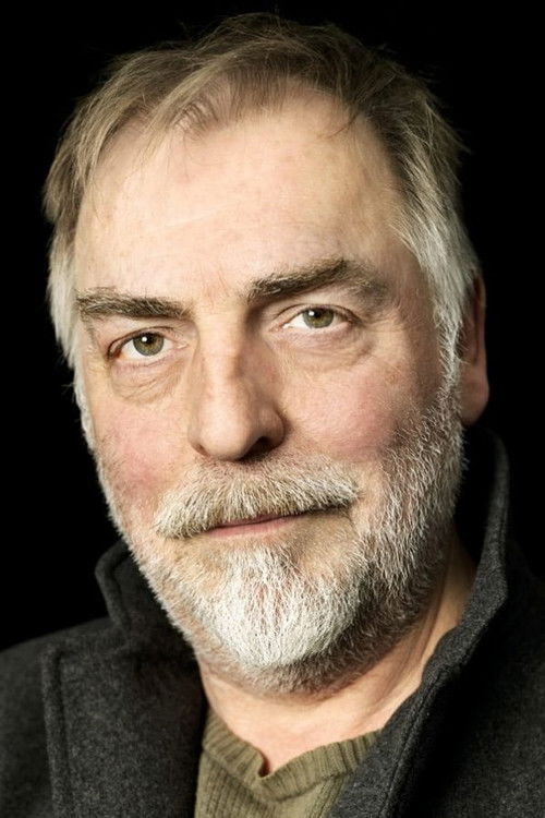 Henrik Ipsen as Taxachauffør