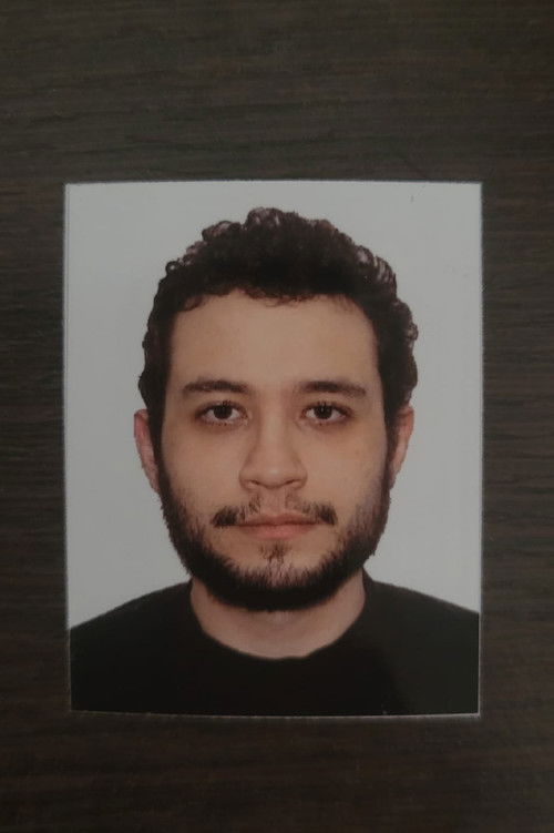 Noel Bielecki as Pessoa 3