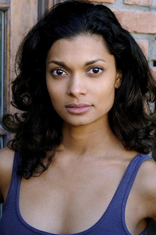 Sandra Teles as Julian Clifton (voice)