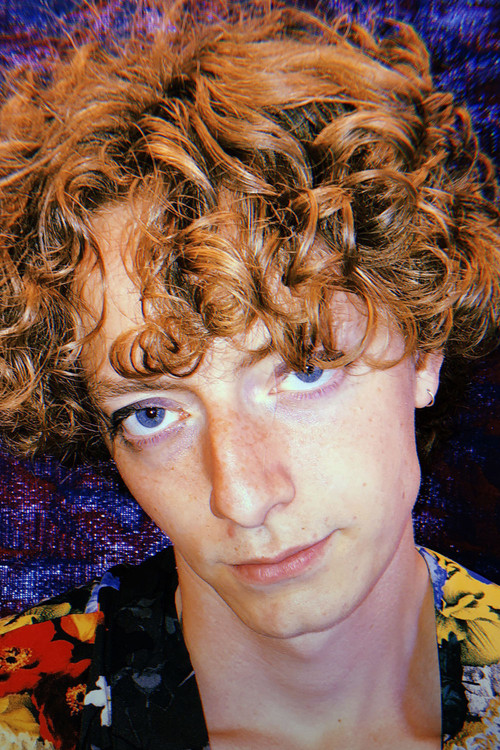 Olav Barmen Trollebø as Alex Mundal Rey