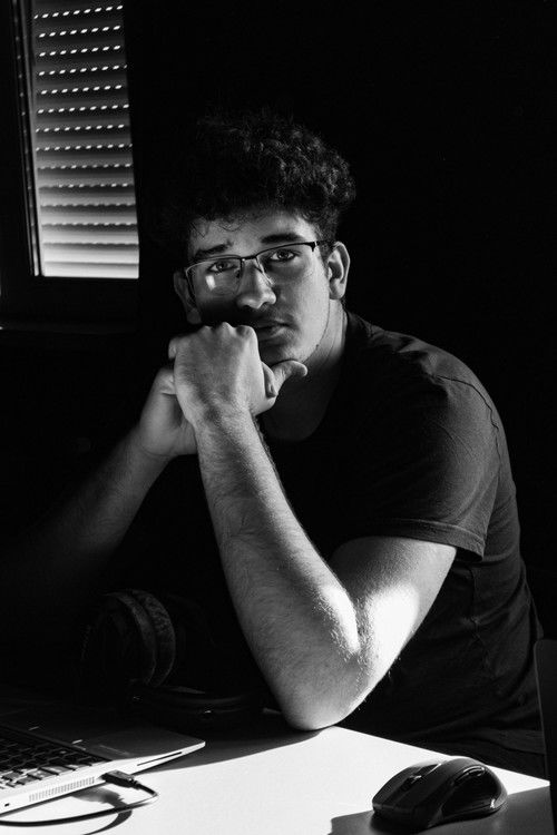 Iustin Bauer as Iustin Voldia