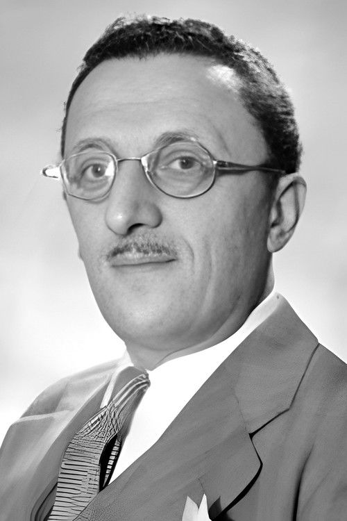 Léonce Corne as Father Lamendin