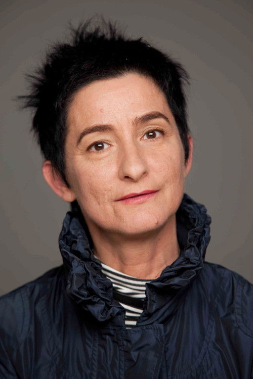 Rosa Masciopinto as Laura