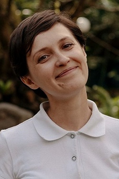 Zhanna Ozirna as Lera