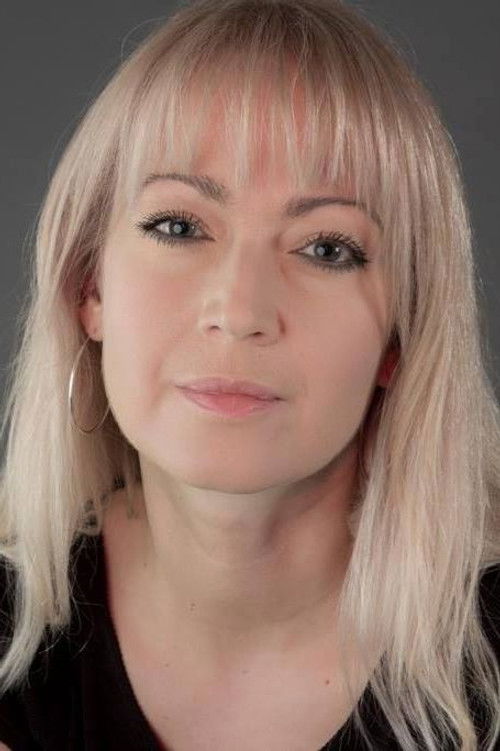 Anna Lebedeva as Liza