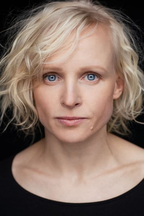 Anne Müller as Dr. Walter