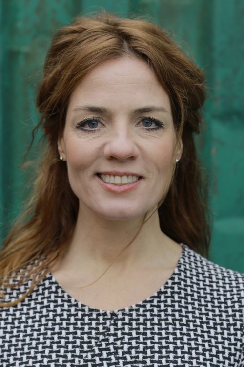 Ilse Warringa as Elody