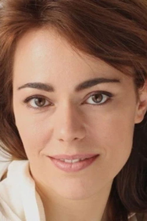 Arianna Moro as Mujer Americana #1