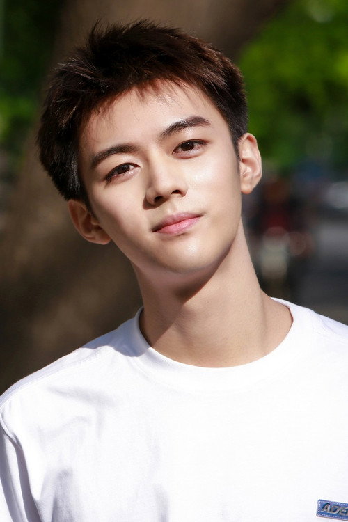 Luo Dianxia as Liu Hui [Emperor]