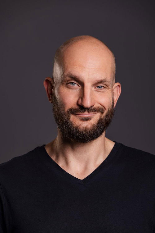 Ysbrant Bakker as Cop 1