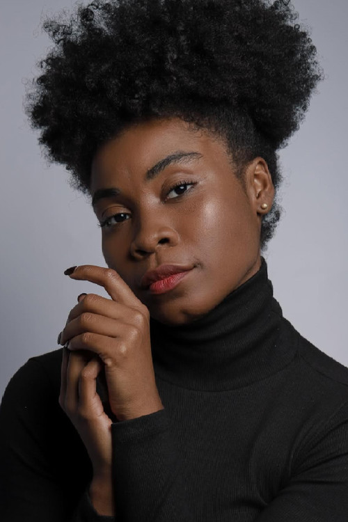 Larissa Noel as Simone