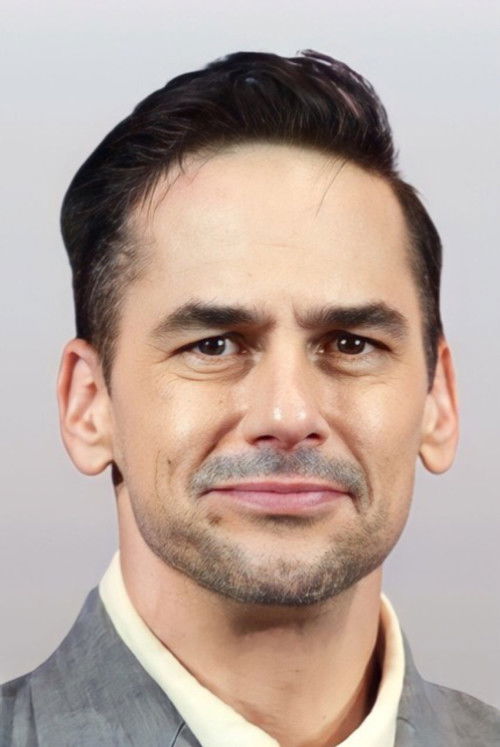 Daniel B. Fraser as Robert Hunter