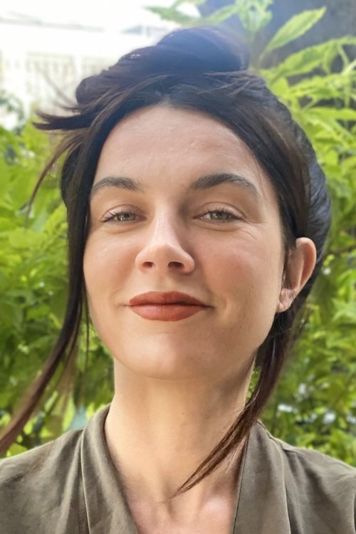 Maja Holzinger as Maja