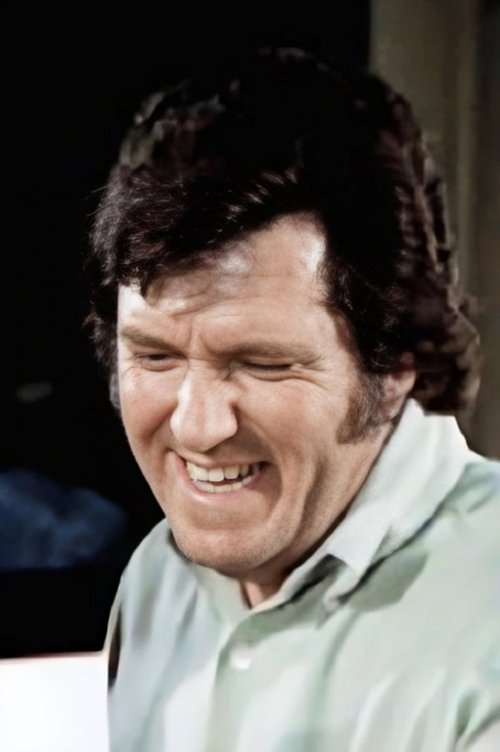 Charlie Hodge as Self - Guitar