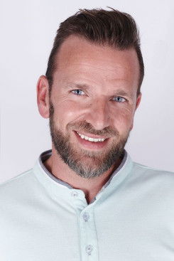 Salvador Monleón Boluda as Alberto