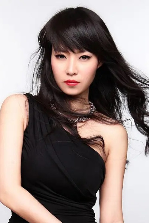 张玟芊 as 文卓妍