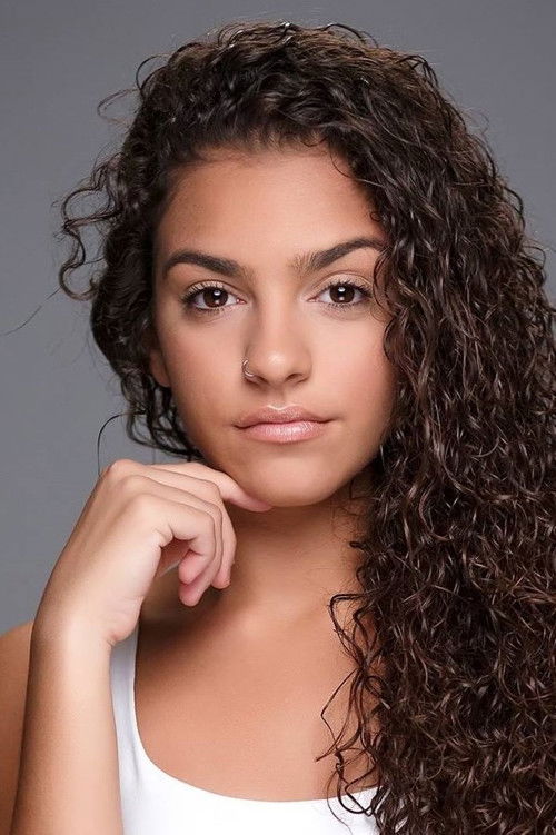 Claudia Lachispa as Elvira