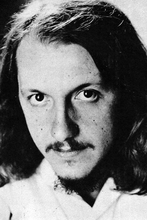 Cláudio MacDowell as Antônio Carlos