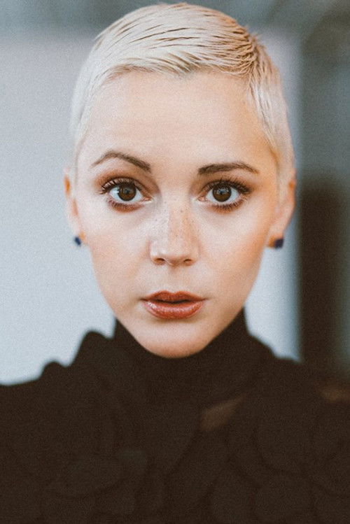 Vanessa Pilon as Donna