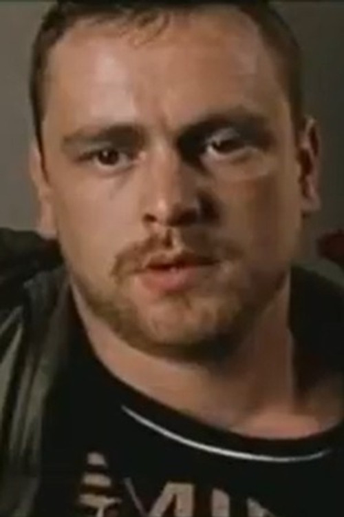 Hans Knaepen as Carlo