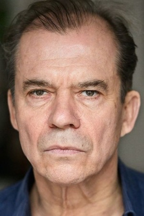 Felix Römer as Geiger