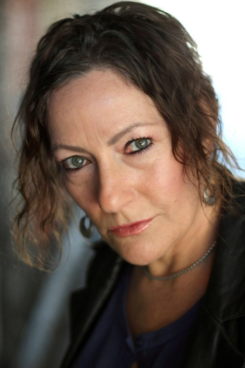 Mae Aswell as Mischa