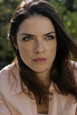 Patricia Sluka as Xenia