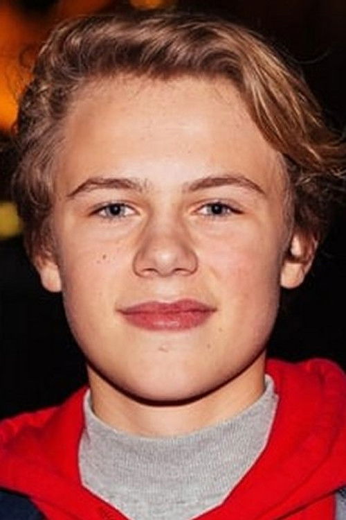 Alfred Erik Nordhøj Kann as Lukas