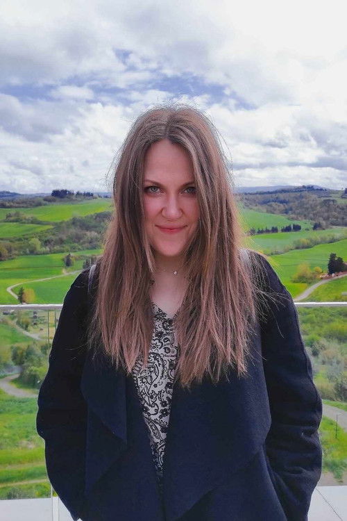 Darya Nalimova as Segretaria