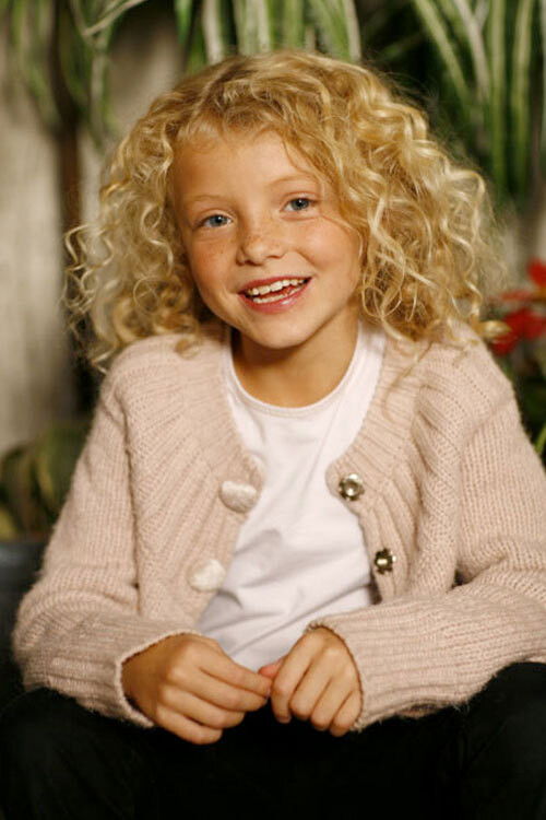 Isaure de Grandcourt as Marie-France