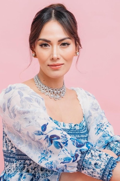 Bianca Manalo as Tiffany Olivar