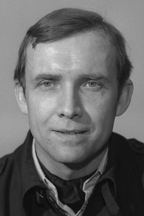 Rudolf Jelínek as astronaut Toník
