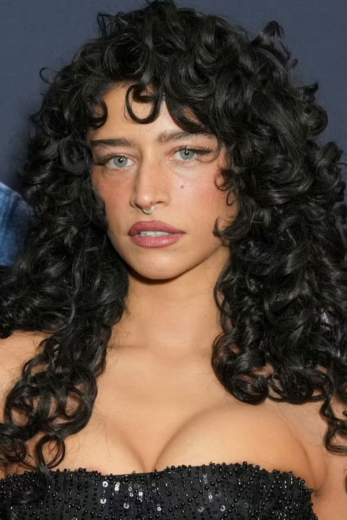 Odessa A'zion as Madison