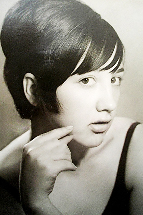 Eirini Touska as Maria