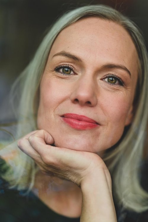 Christina Rieth as Anne Kerner