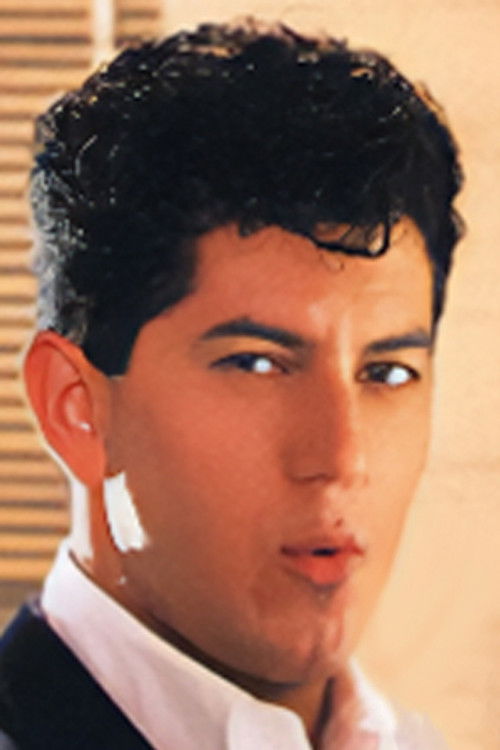 Roberto Arias as Frankie