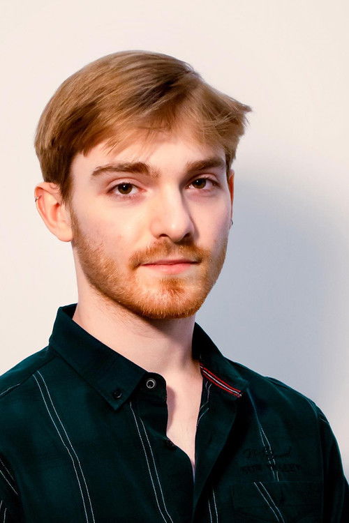 Enzo Cardix as Le retardataire, le Danseur Étoile