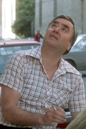 Franco Laitano as Male Nurse (uncredited)