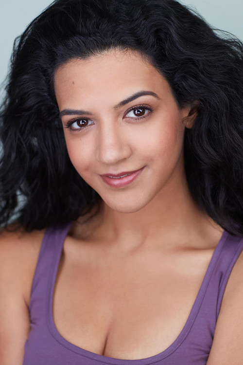 Sophia Introna as Viola