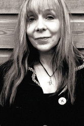 Charlie Dore as Susan Barrington