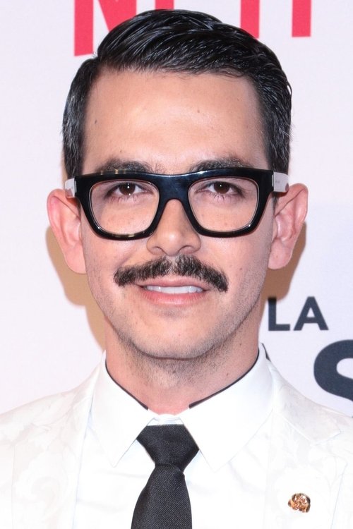 Manolo Caro as Platillo