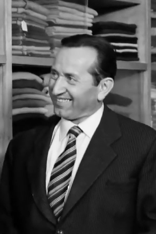 Giannis Kondoulis as 